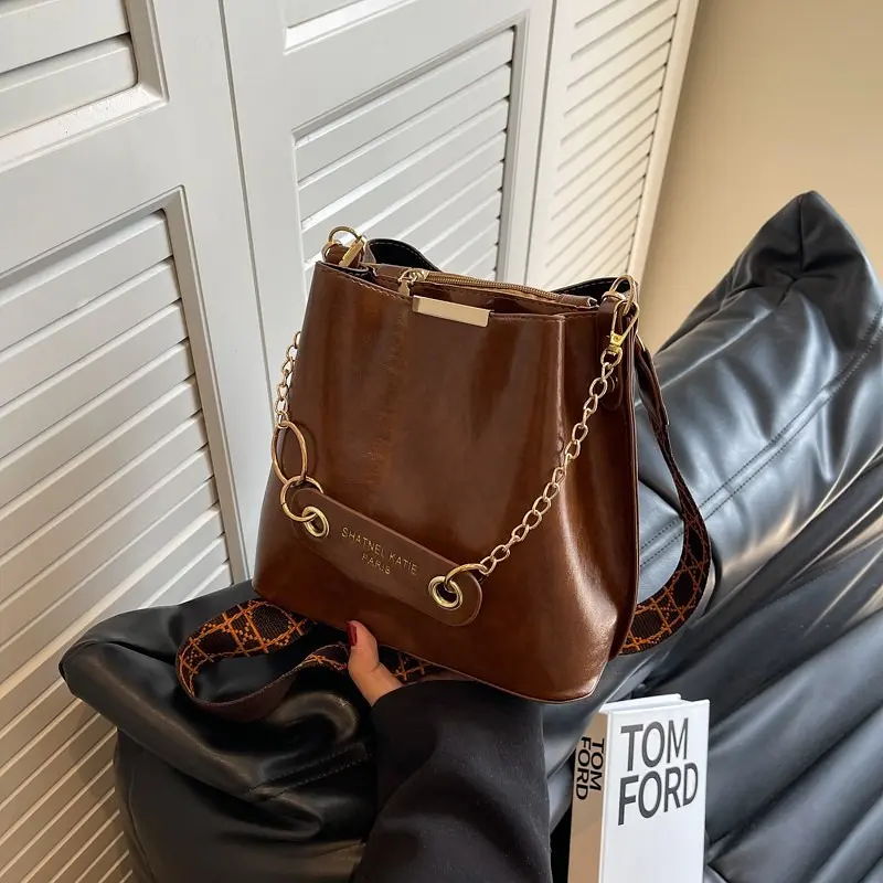 Сумка жіноча Slori Italian Bags Коричневий 22х12х21 см (id_1211) - фото 2