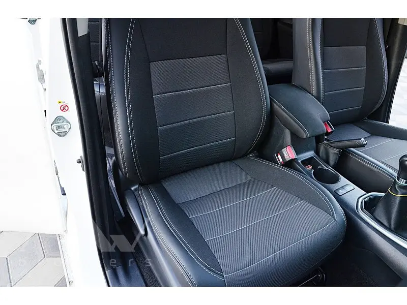 Авточохли модельні MW Brothers для Toyota Hi-Lux c 2015 - фото 2