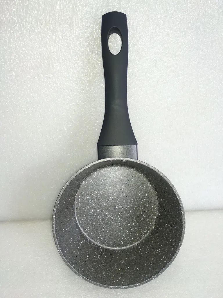 Ковш Meisterklasse MK-1025 black diamont 16 см 1.2л - фото 6