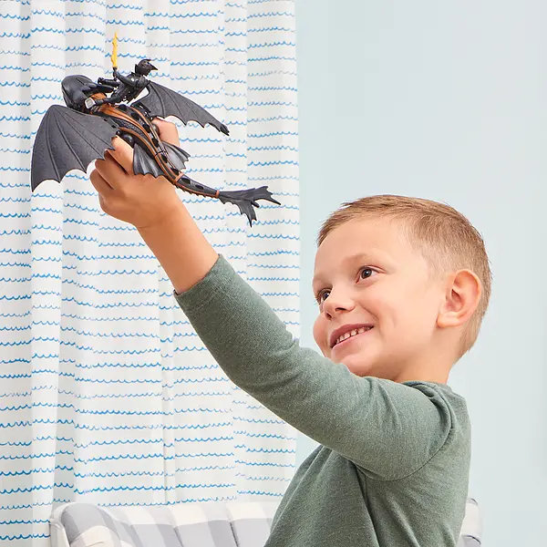 Игровой набор Spin Master из меняющего цвет дракона Беззубика и всадника Иккинга (SM66621/3205) - фото 9