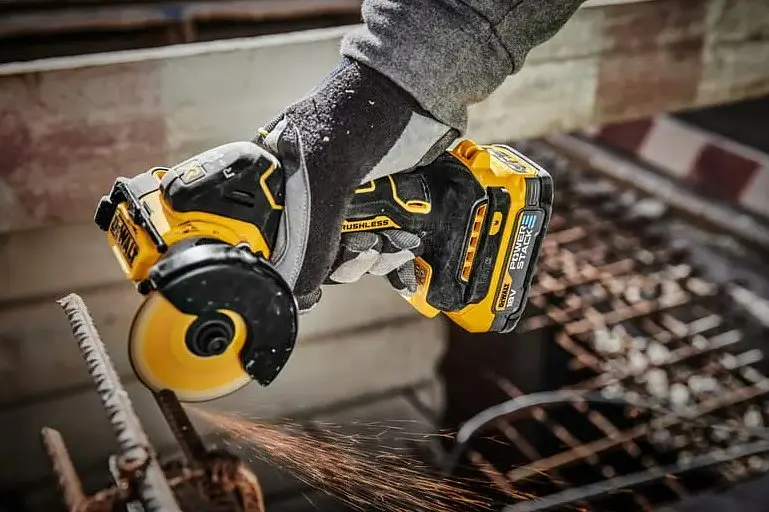 Пила дискова акумуляторна DeWalt без АКБ та ЗП DCS438N - фото 8