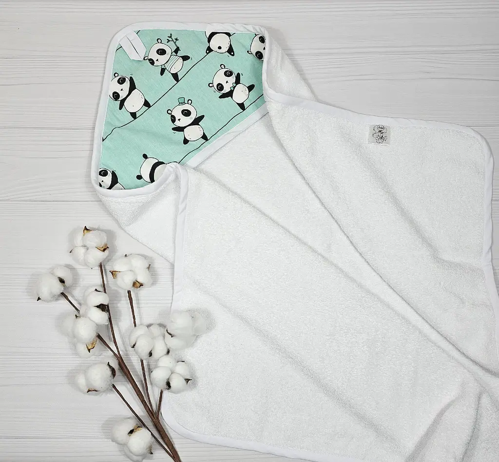 Дитячий рушничок-куточок 80х80 a.l.babybox Панди акробати Білий - фото 4