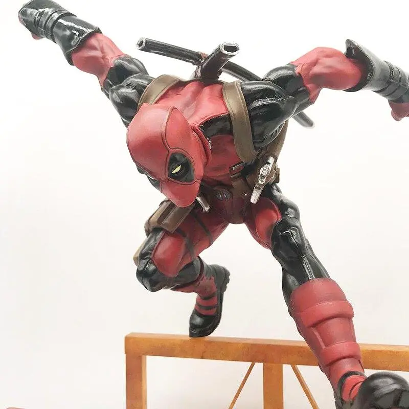 Фігурка Дедпул Уейд Уілсон в стрибку Deadpool Wade Wilson Jump Hurdle 30см DP 60.137 - фото 3