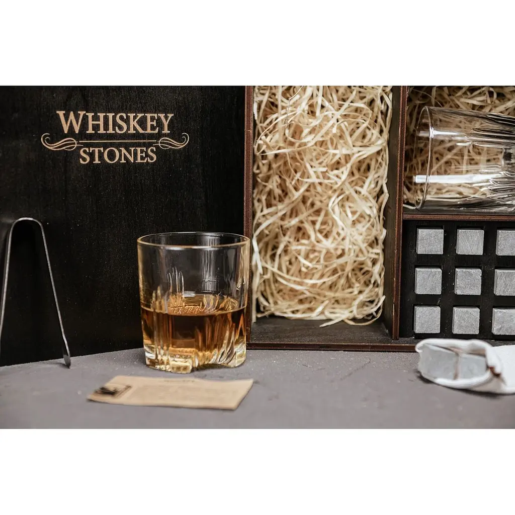Подарунковий набір Whiskey Stones камені для віскі в дерев'яному пеналі №7 + 2 склянки Bormioli Rocco Selecta + щипці + мішечок - фото 3