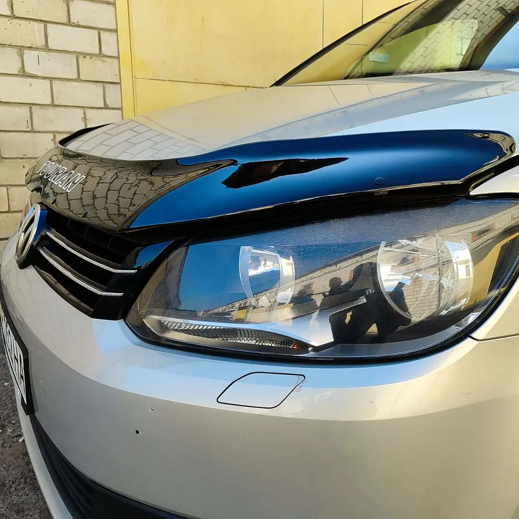 Дефлектор капота мухобійка Volkswagen Touran II 2010-2015 Voron Glass - фото 2