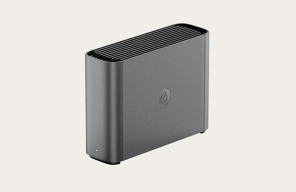 Сетевой накопитель Synology BeeStation Plus (BST170-8T) - фото 3