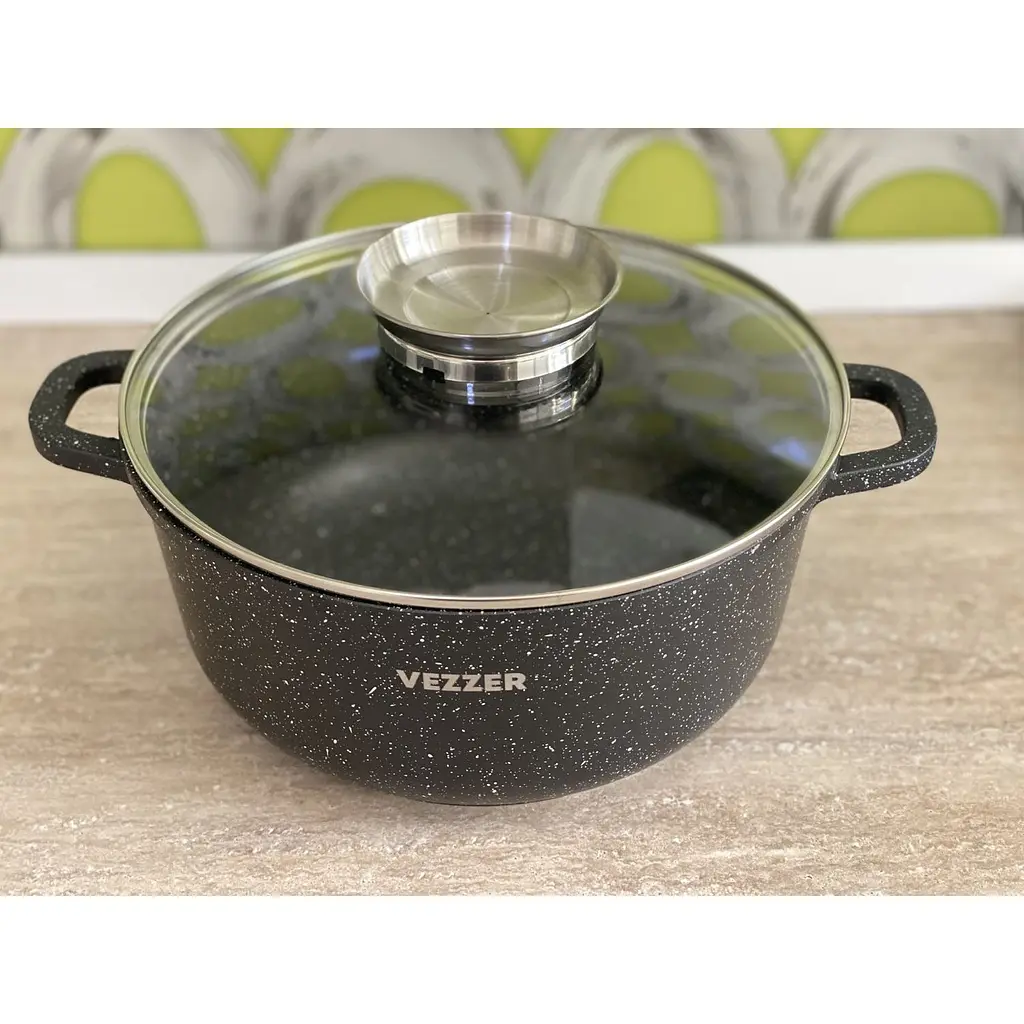 Каструля Vezzer з кришкою та силіконовими накладками на ручки 24 см 4.5 л чорна (VZ8006) - фото 3