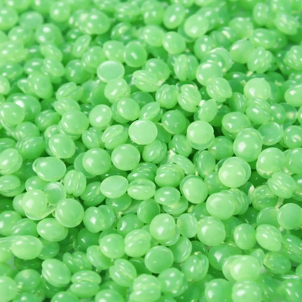 Горячий пленочный воск в гранулах Hard Wax Beans Green 1000 г – профессиональный воск для депиляции без полосок - фото 2