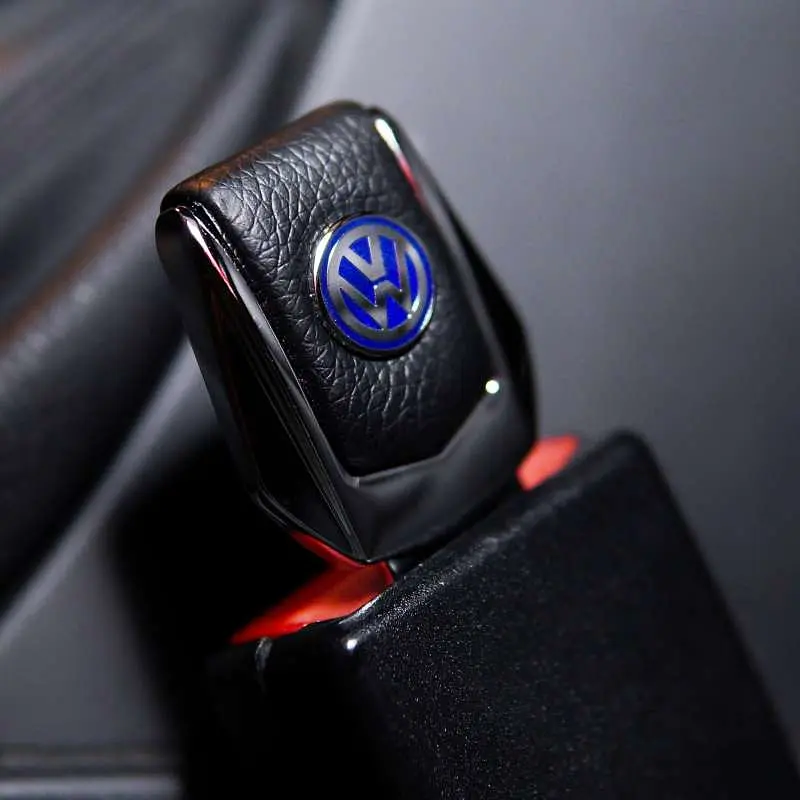 Подарунковий набір №1 для Volkswagen із заглушками ременів безпеки та брелоком з логотипом - фото 2