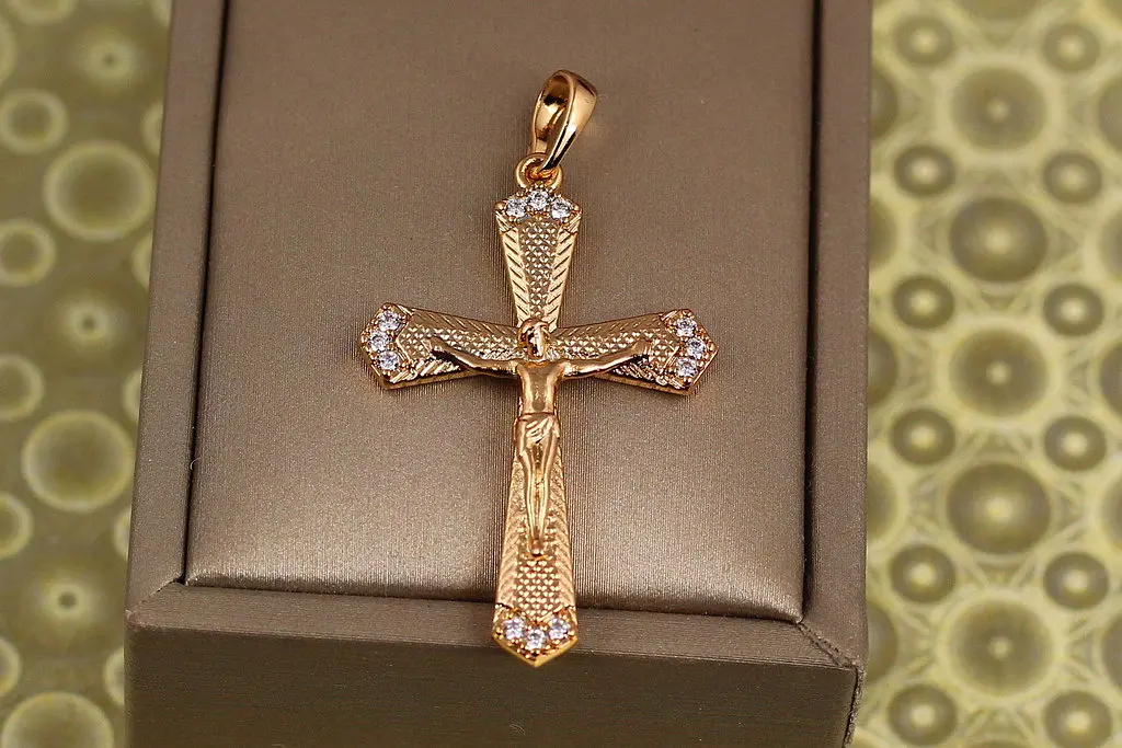 Хрестик Xuping Jewelry загострений хрестик із розп'яттям 3,8 см золотистий