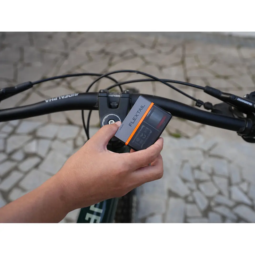 Велосипедний міні насос-задня фара Flextail Tiny Tire Pump ACS, чорний - фото 25