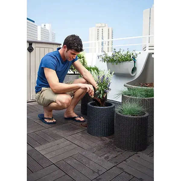 Цветочный горшок Keter L Cylinder Planter коричневый (17197934521_L) - фото 9