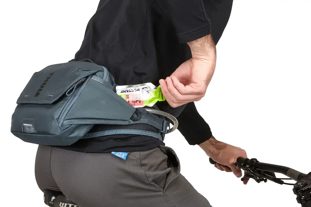 Поясная сумка с гидратором Thule Rail Hip Pack 4L Dark Slate (3204481) [75215] - фото 11