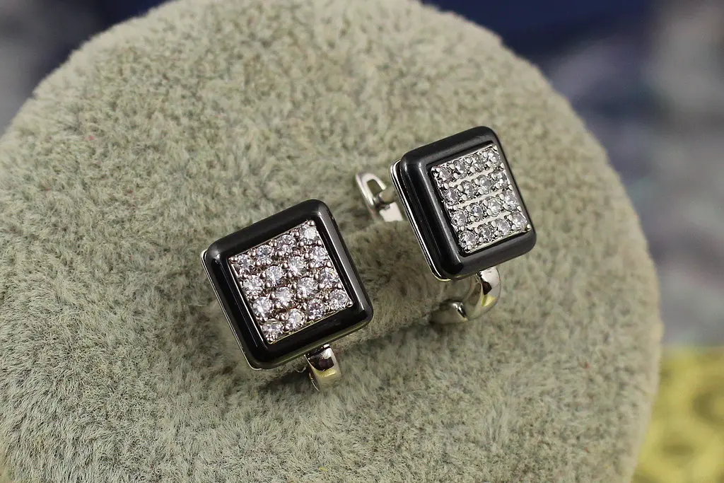 Сережки Xuping Jewelry віконце з чорною керамікою 10 мм сріблясті