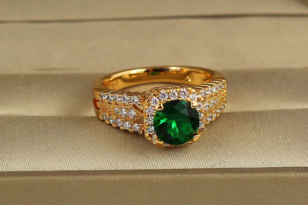 Кільце Xuping Jewelry Магічний елексир із зеленим каменем р 18 золотисте