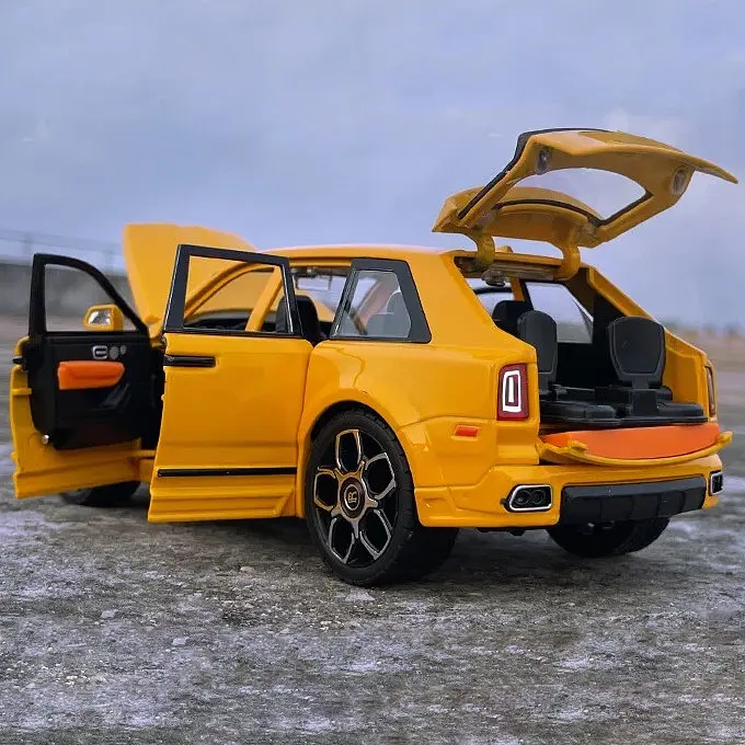 Колекційна металева модель автомобіля АвтоЕксперт Rolls-Royce Cullinan з інерцією, світлом та звуком 1:24 - фото 10