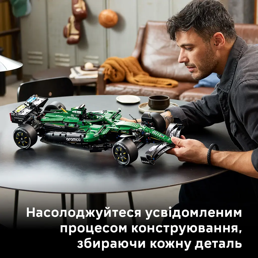 Конструктор LEGO Автомобіль Формули-1 Aston Martin Aramco AMR25 (42240)  - фото 14