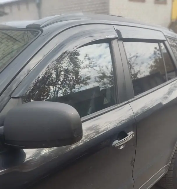 Дефлектори вікон вітровики Hyundai Santa Fe 2006-2012 (Voron Glass) VH21606 - фото 5