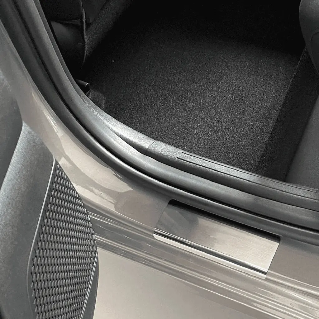 Накладки на пороги для Hyundai Elantra V (MD) (AD) 2010-2015 / 2015-2020 Нержавіюча сталь із загином та Логотипом 4 шт (Premium P-HY17) - фото 4