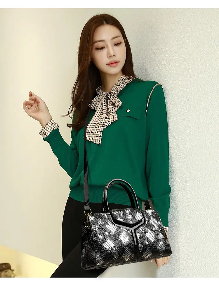 Сумка жіноча Ibis Italian Bags Чорний 11х17х30 см (id_1308) - фото 2