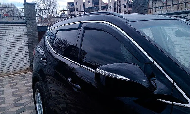 Дефлектори вікон вітровики для Hyundai Santa Fe 2012- З Хром Молдінгом - фото 2