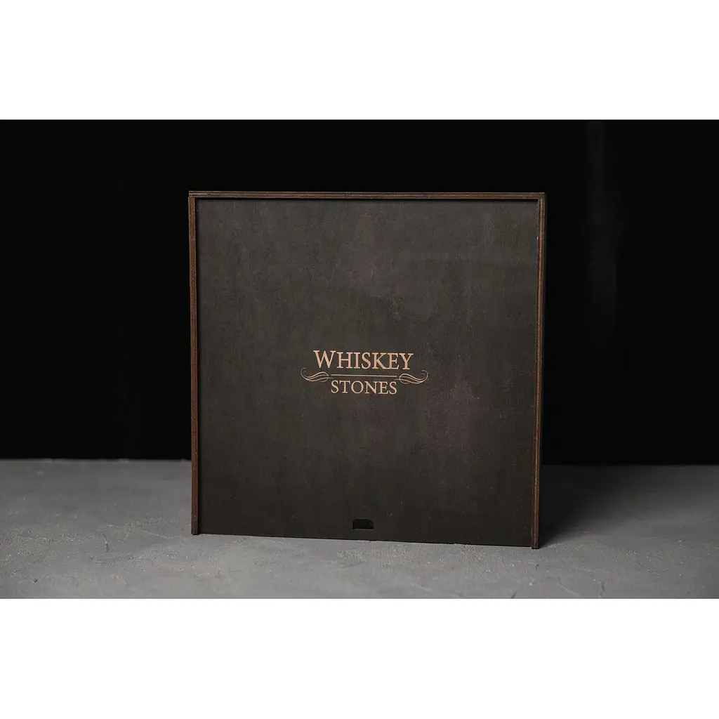 Подарунковий набір Whiskey Stones камені для віскі в дерев'яному пеналі №8 + декантер і 4 склянки Pasabahce + щипці + мішечок - фото 9