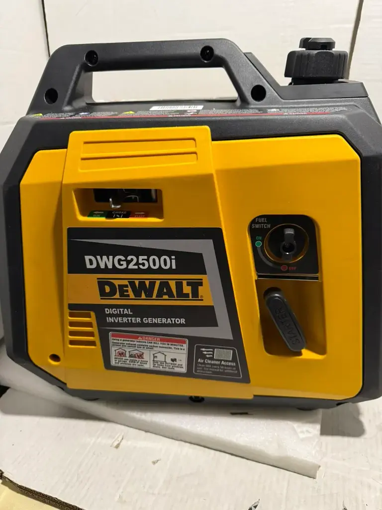 Інверторний Генератор бензиновий DeWalt DWG2500i 2.5 кВт мідна обмотка ручний стартер  - фото 4
