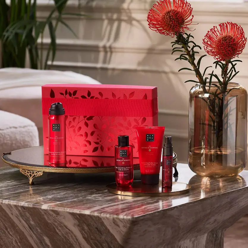 Подарунковий набір Rituals The Ritual of Ayurveda Small Gift Set: гель-піна для душу 50 мл + крем для тіла 70 мл + олія для душу 75 мл + спрей-міст для тіла та волосся 20 мл - фото 4