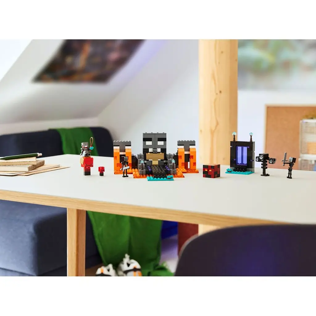 Конструктор LEGO Minecraft Битва за Визер 494 детали (21590) - фото 6