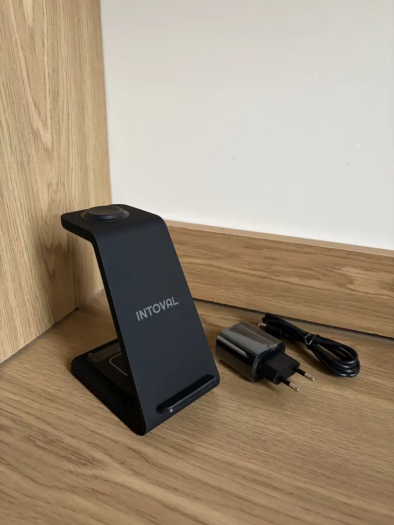 Бездротова зарядна станція Intoval A3 3в1 для iPhone Apple Watch та AirPods з швидкою зарядкою 15 Вт чорна (SKU-063) - фото 9