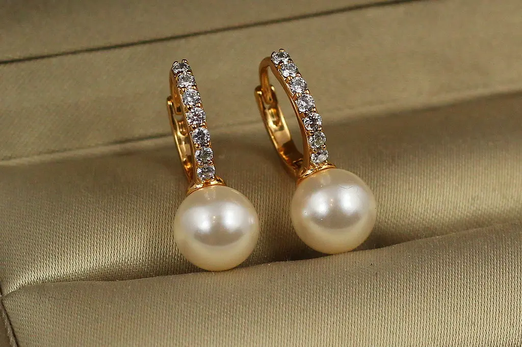 Сережки Xuping Jewelry юність з перлиною 2 см золотисті - фото 2