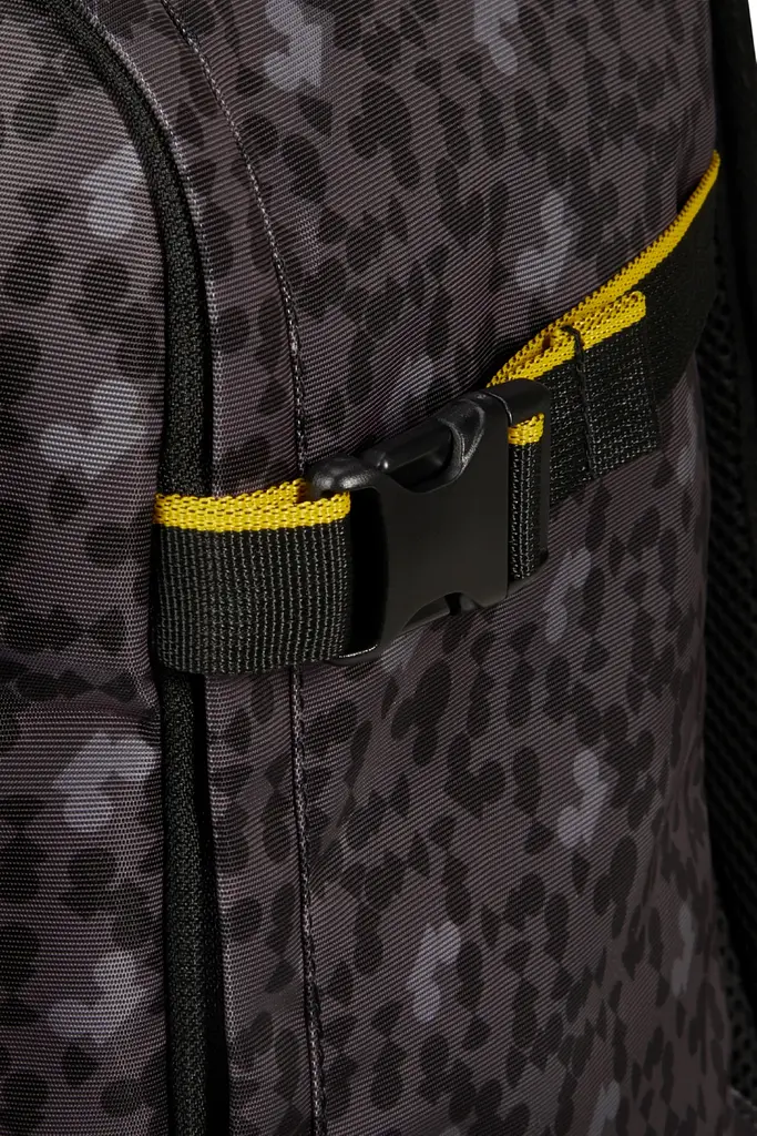 Рюкзак S American Tourister TAKE2CABIN DISNEY MICKEY URBAN PIXEL 40x25x20 62C*18001 - фото 9