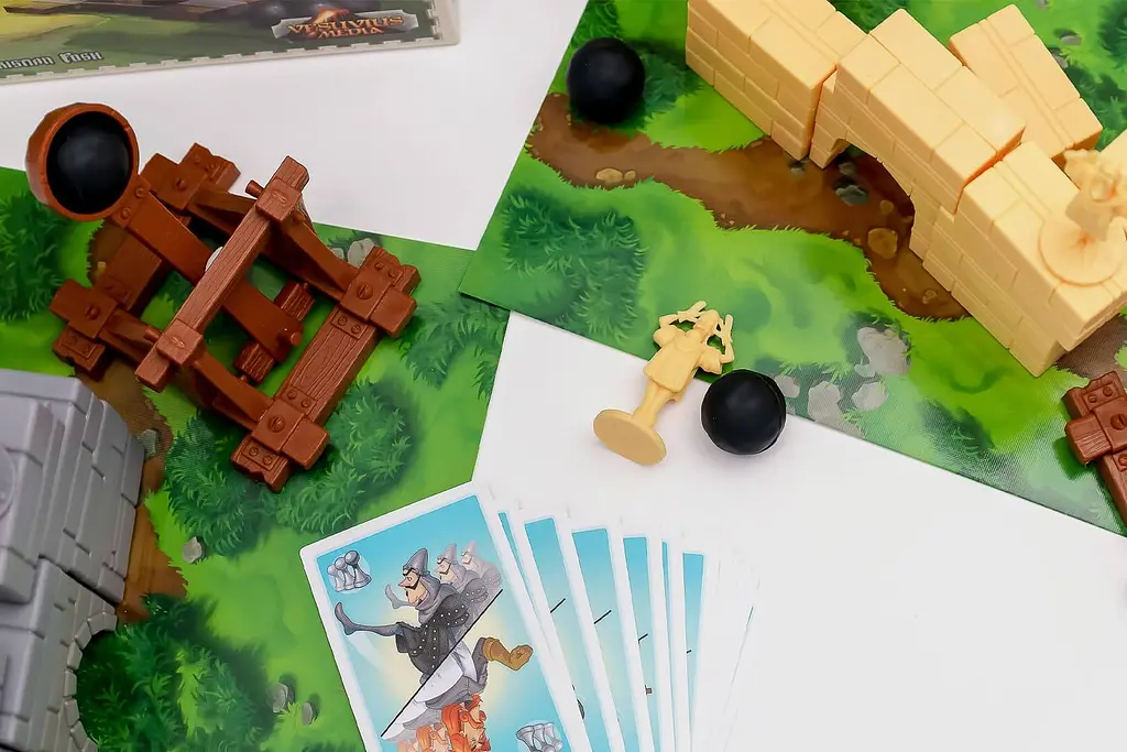 Настільна гра Fun Games Shop Битва Катапульт (Catapult Kingdoms, Catapult Feud) (укр.) (FGS40) - фото 4