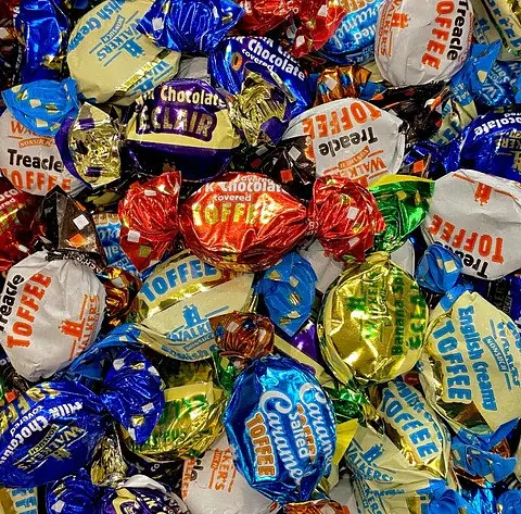 Іриски Walker's Assorted Toffees & Chocolate Eclairs 150g - фото 5