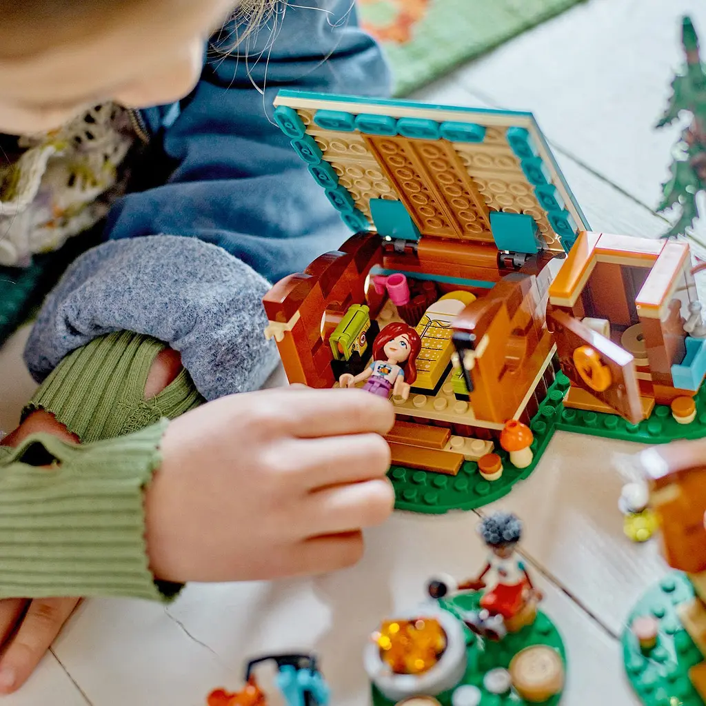Конструктор LEGO Friends Уютные избушки в приключенческом лагере 437 деталей (42624) - фото 6