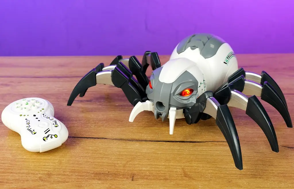 Інтерактивний радіокерований павук Spray Spider з ефектом пари, підсвічуванням очей, звуками, мелодіями та акумулятором - фото 7