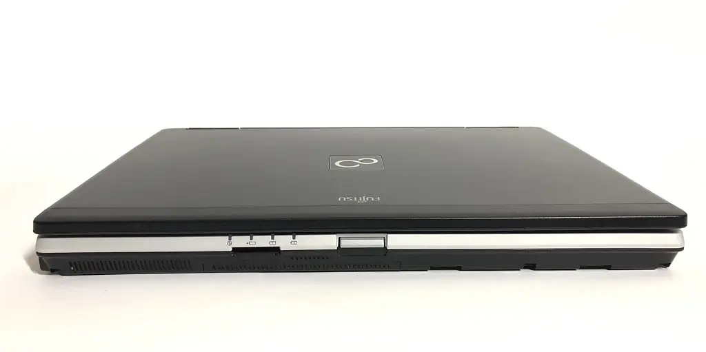 Ноутбук Fujitsu Celsius H710 / 15.6" FullHD / i7-2720QM / 8GB / 256GB SSD / NVIDIA Quadro 1000M, 2GB / Win10Pro / 3G / сканер відбитка - Б/в - фото 3