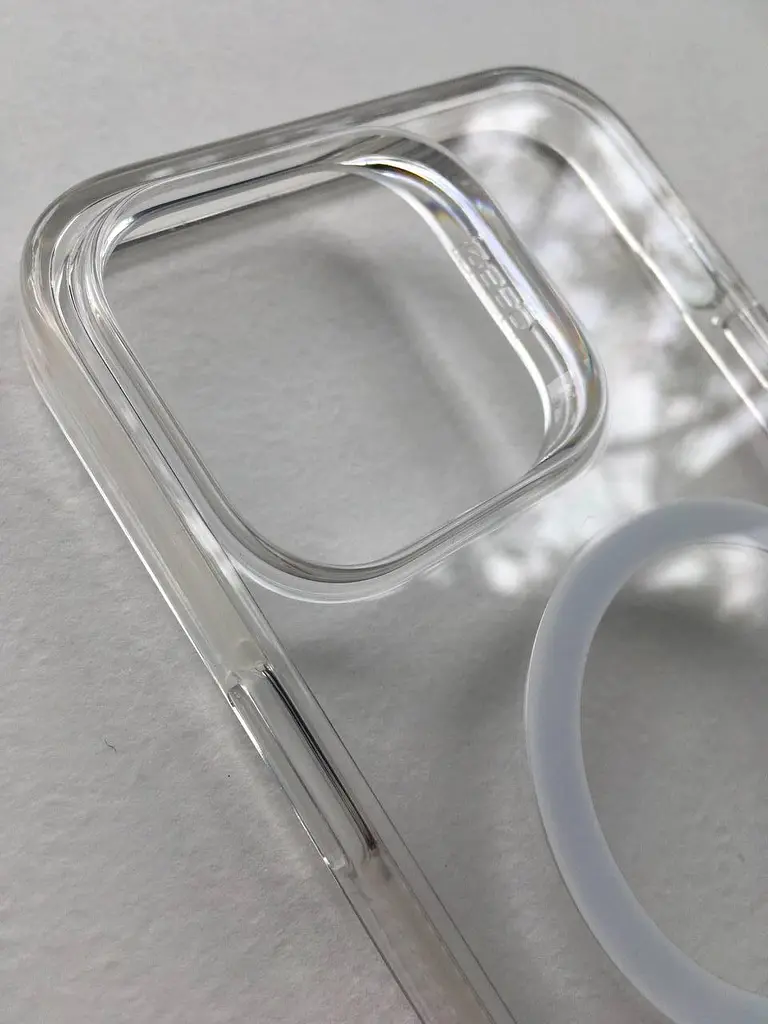 Оригінальний протиударний чохол Gear4 Piccadilly MagSafe Case для Apple iPhone 14 Pro (6.1") Clear - фото 6