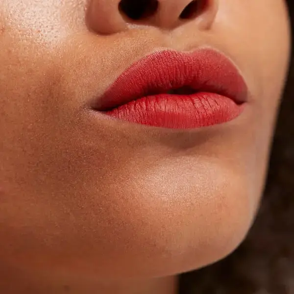 Помада для губ Gosh Velvet Touch Matt Lipstick тон 005 classic red 4 г - фото 5