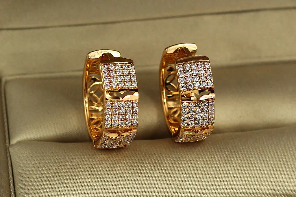 Сережки Xuping Jewelry народження Венери 1.9 см золотисті - фото 2