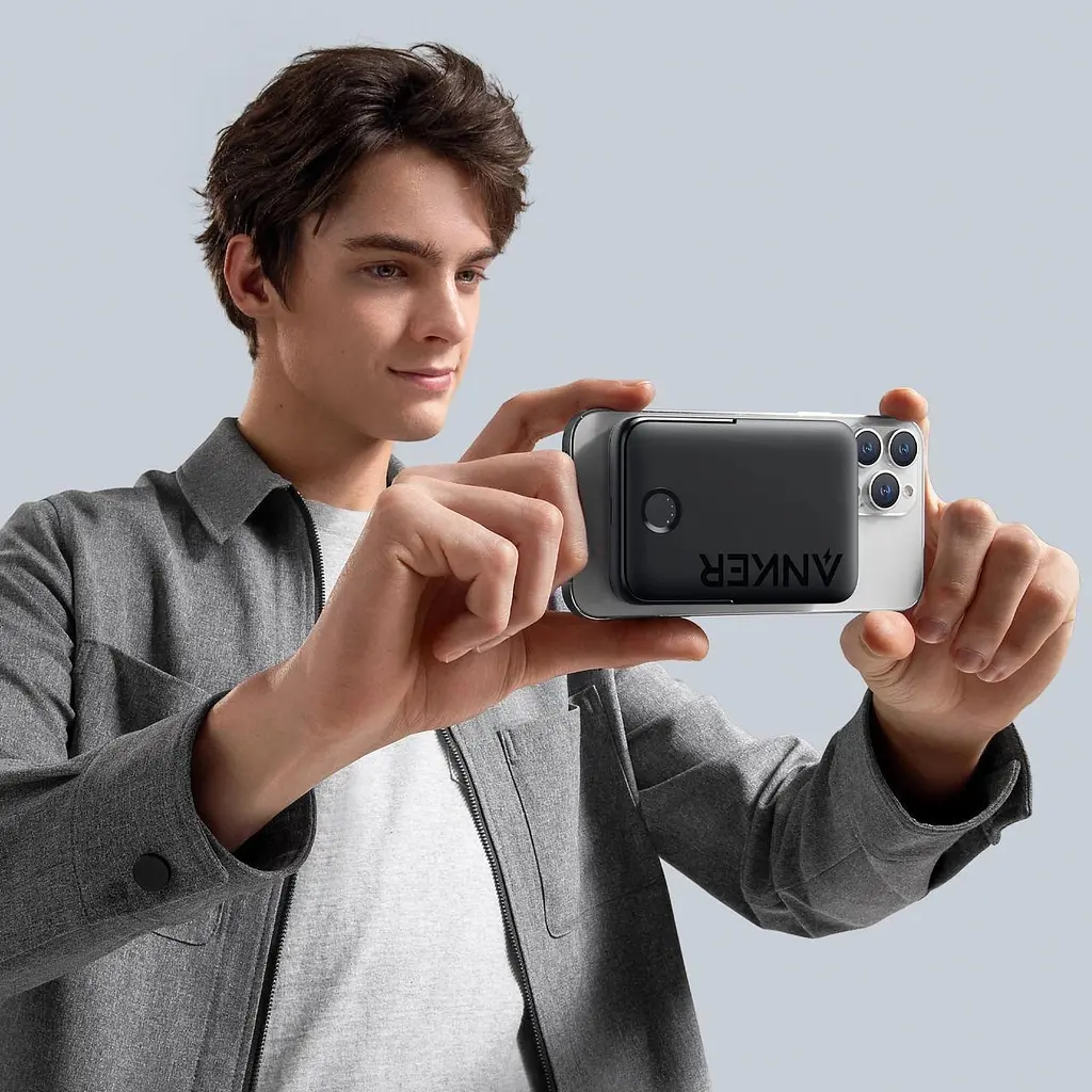 Магнитный Magsafe повербанк Anker A1618 5000 mAh для iPhone с подставкой для телефона черный - фото 9