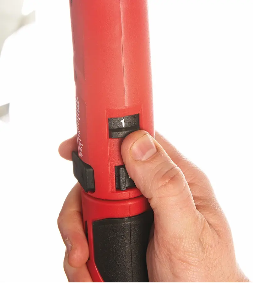 Milwaukee Викрутка акумуляторна Milwaukee 4В 2х2А·рік 5Нм 200об/хв сумка та ЗП 0.5кг - фото 5