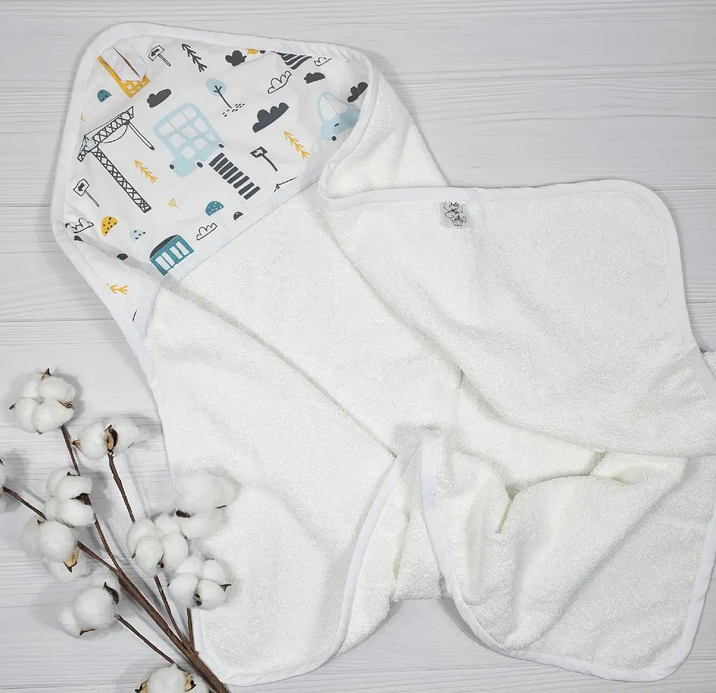 Дитячий рушничок-куточок 80х80 a.l.babybox Машини в місті блакитний Білий - фото 2