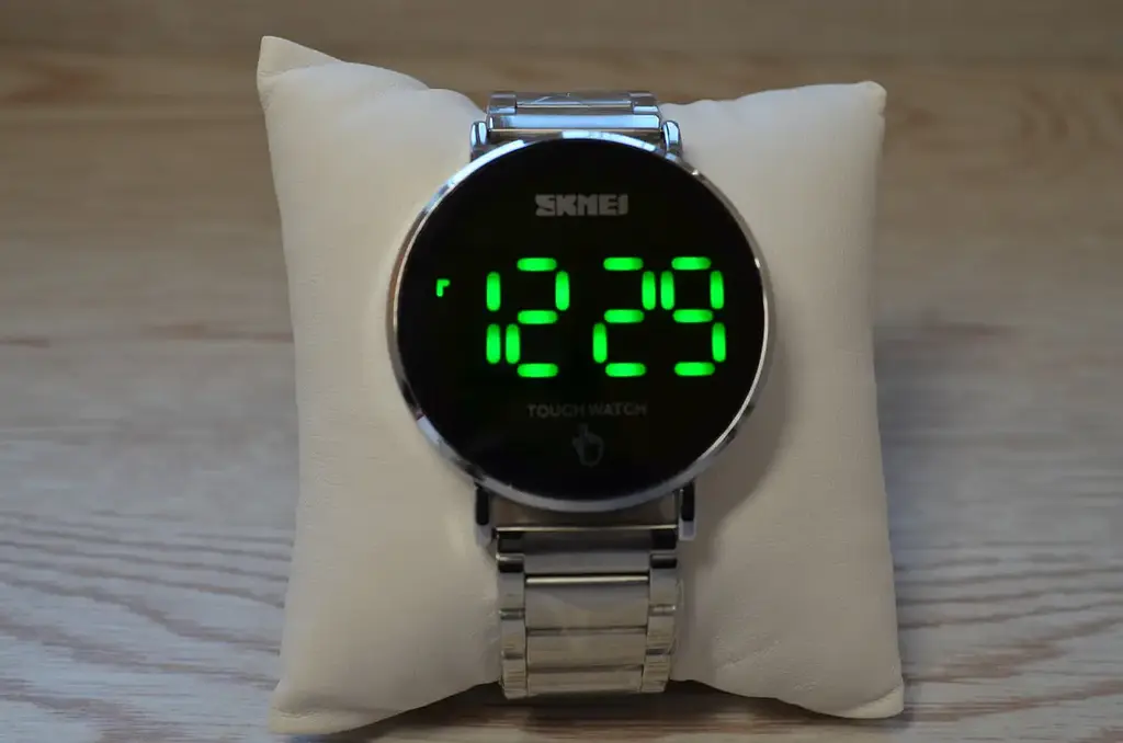 Наручний годинник Skmei Light 1550 (Чоловічий сріблястий) - фото 6