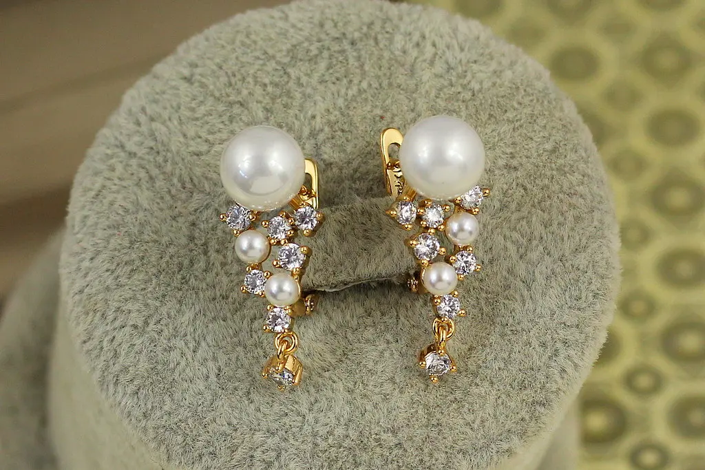 Сережки Xuping Jewelry спалах з танцюючим фіанітом 2,4 см золотисті - фото 3