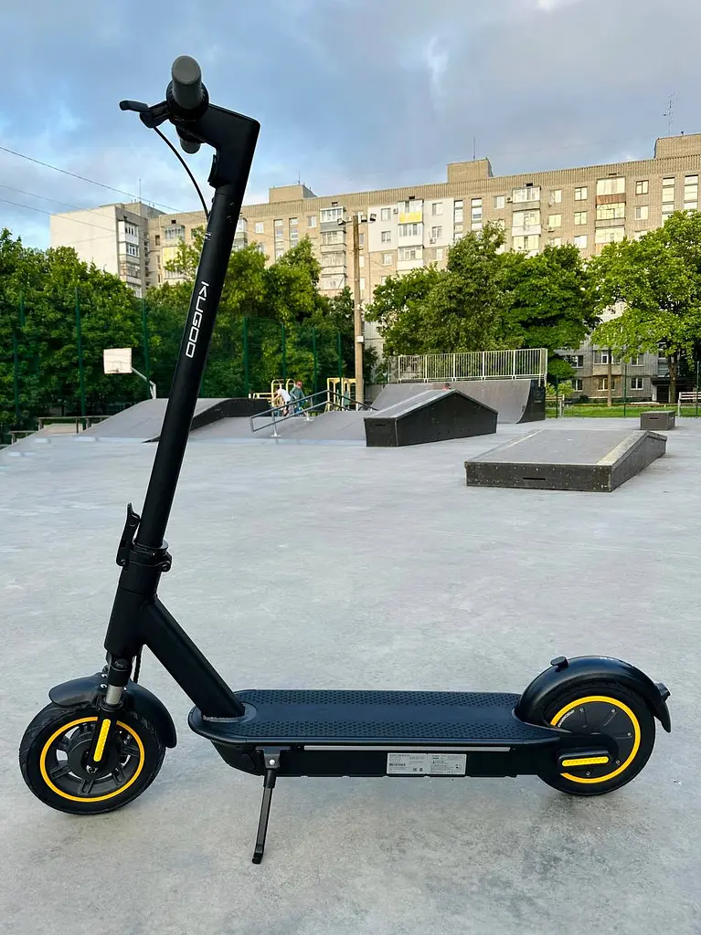 Электросамокат KUGOO G30 PRO Max 600W 18Ah Black| раскладной с усиленным передним амортизатором (модель 2025) - фото 2