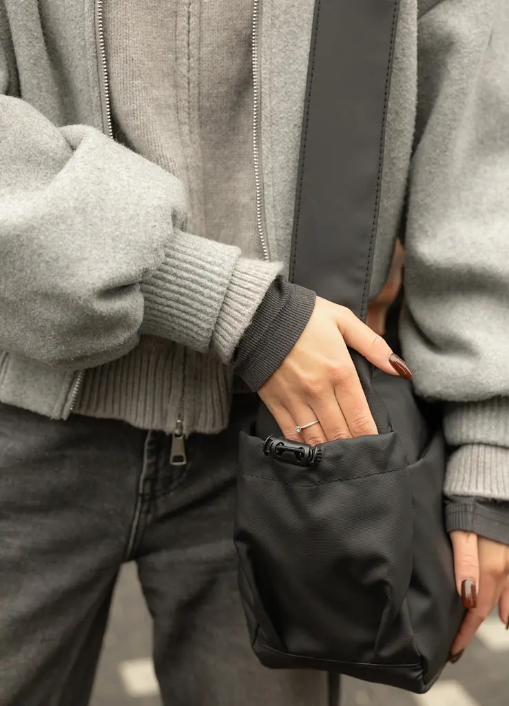 Жіноча сумка Sambag Dart чорна 32 х 25 х 13 см (90321064) - фото 7