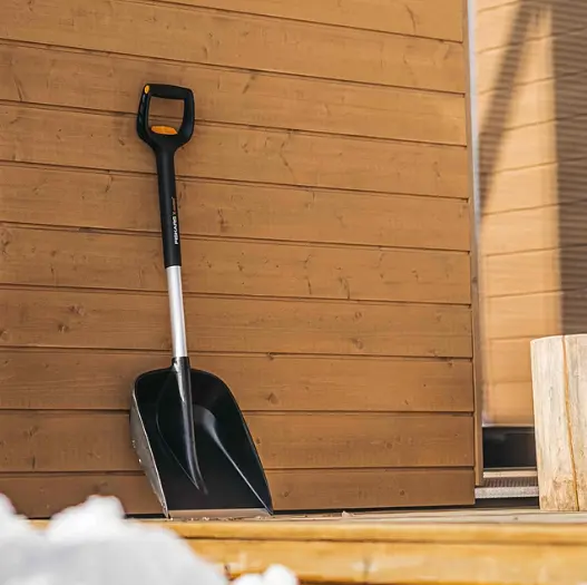 Телескопічна автомобільна лопата для снігу Fiskars X-series ™ 1057187 - фото 9