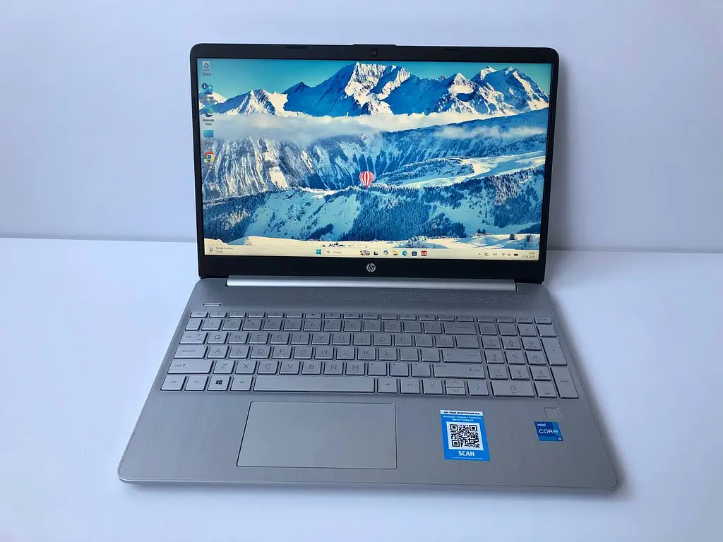 Ноутбук HP Laptop 15-dy2093dx (i5-1135G7 / 8GB / SSD 256GB / 15.6" 1920x1080) б/в - фото 2