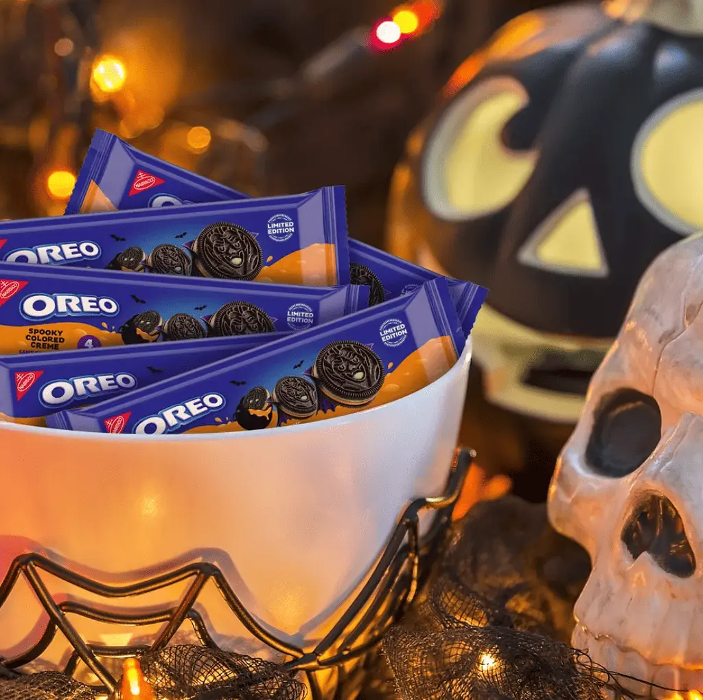Печиво Oreo Halloween Green and Orange Creme Chocolate Sandwich Cookies 58г - фото 4